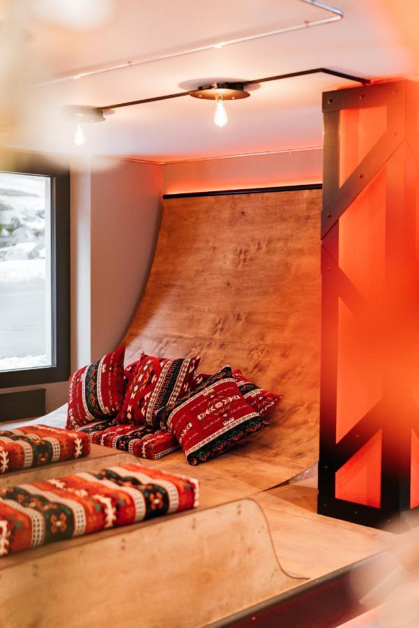 Alaia Lodge Кранс Монтана Екстериор снимка